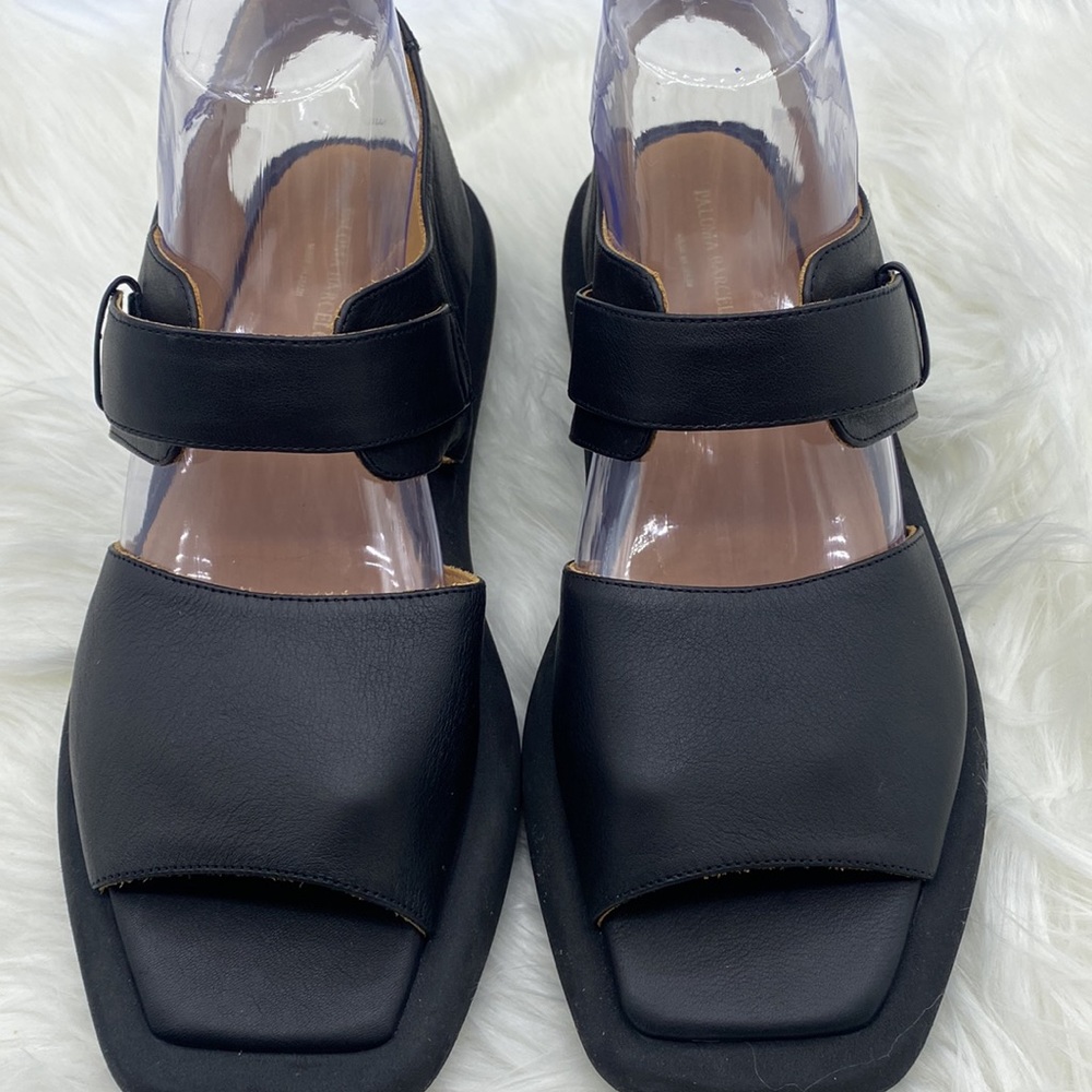 PALOMA BARCELO
Jari Sandal‎